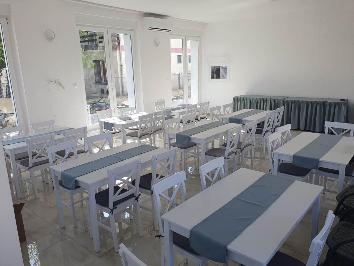 Orion Panzio Bed & Breakfast Hajduszoboszlo Exterior photo