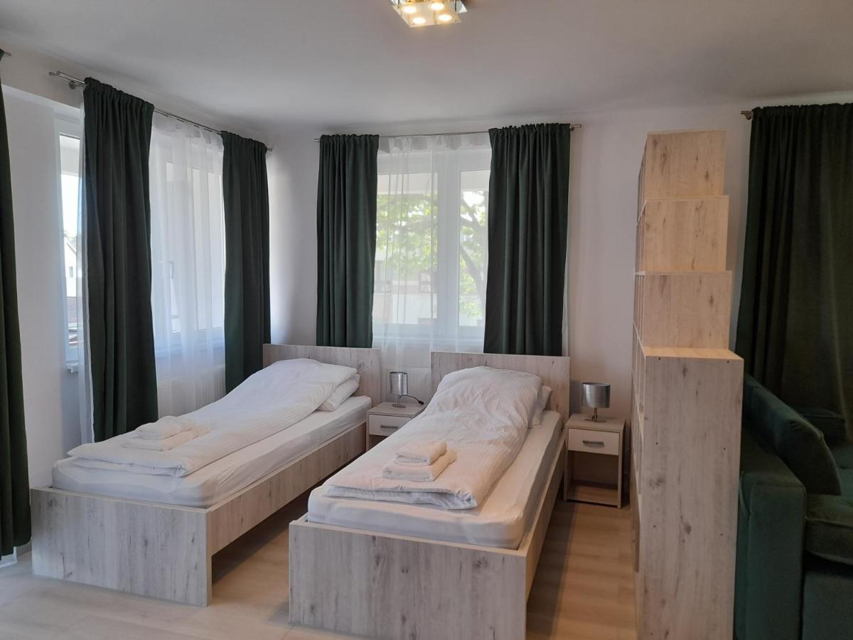Orion Panzio Bed & Breakfast Hajduszoboszlo Exterior photo