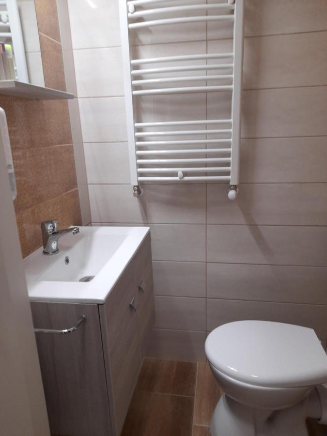 Orion Panzio Bed & Breakfast Hajduszoboszlo Exterior photo