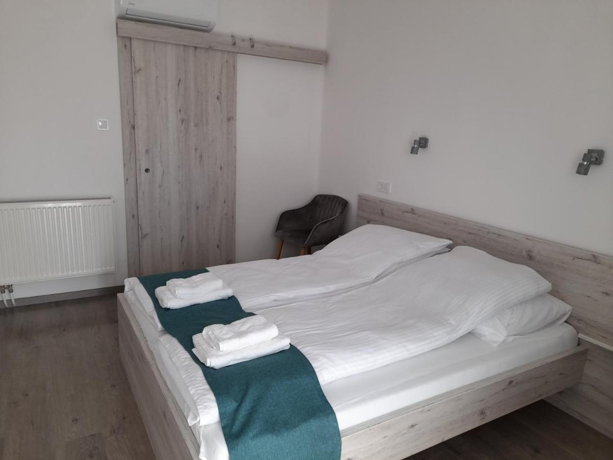 Orion Panzio Bed & Breakfast Hajduszoboszlo Exterior photo