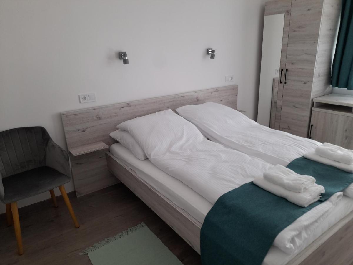 Orion Panzio Bed & Breakfast Hajduszoboszlo Exterior photo