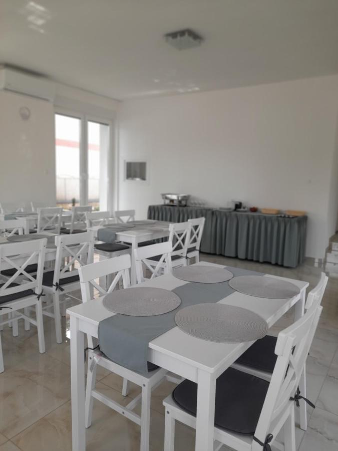 Orion Panzio Bed & Breakfast Hajduszoboszlo Exterior photo